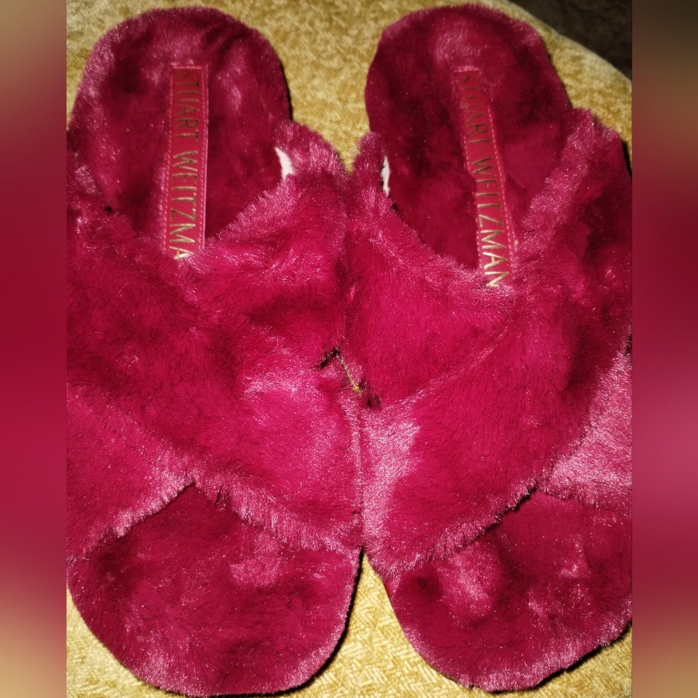 Stuart Weitzman cozy burgundy slippers size 6.5. Vibrant burgundy color.